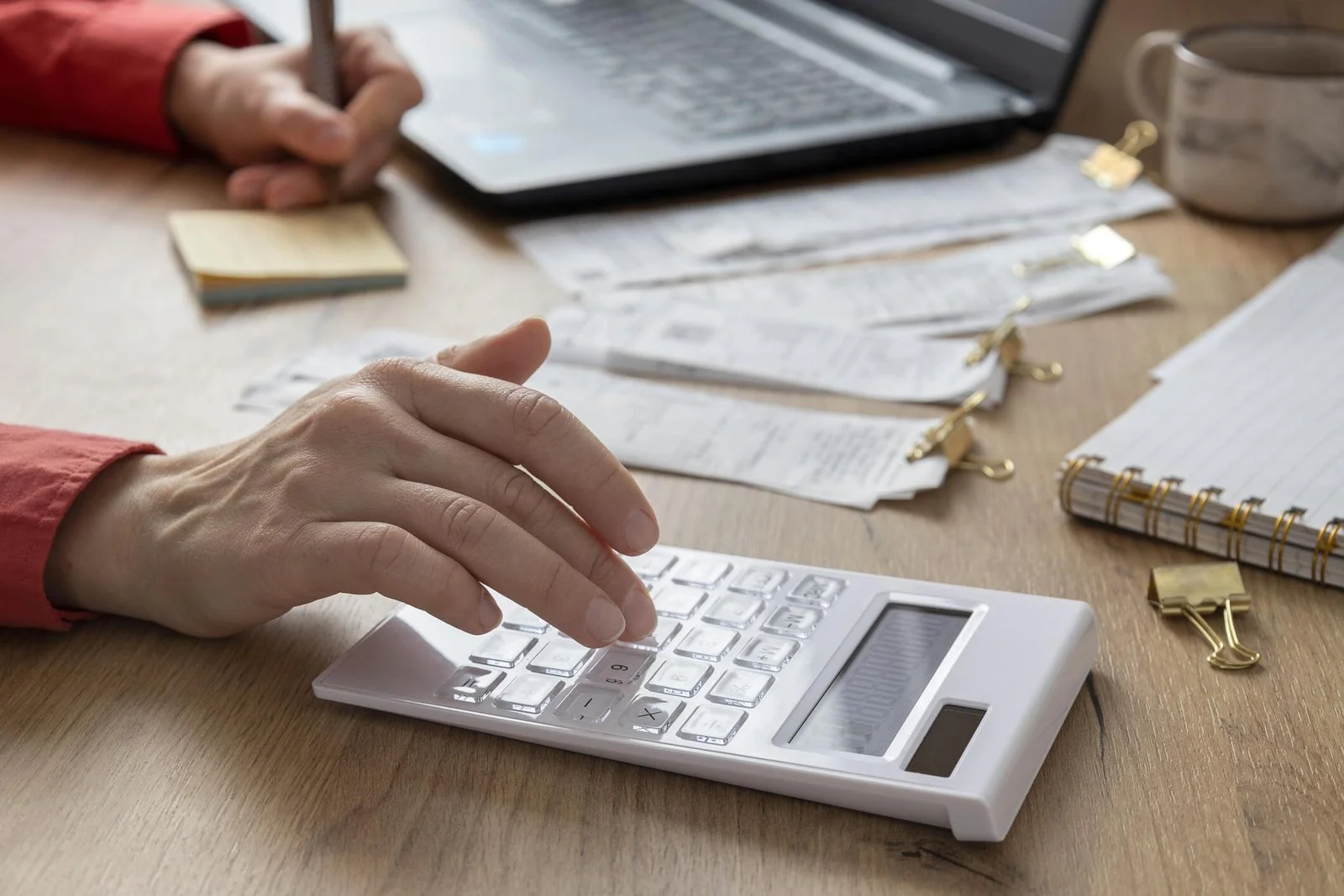 Base Salary vs Total Compensation What's the Difference?